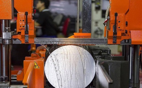 恩阳立式金属带锯床切削出现跑带故障解决方法！
